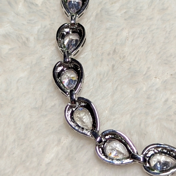 Y2K Cubic Zirconia Rhodium Plating Pear Shaped Stone Tennis Bracelet - Picture 9 of 12